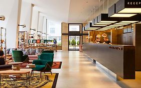 Hotel Mama Shelter Praha Exterior photo